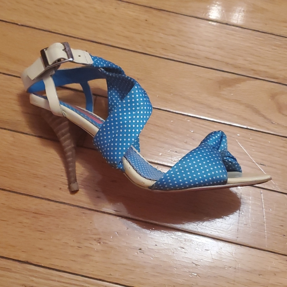 Betsey Johnson open toe sandel - Picture 8 of 9